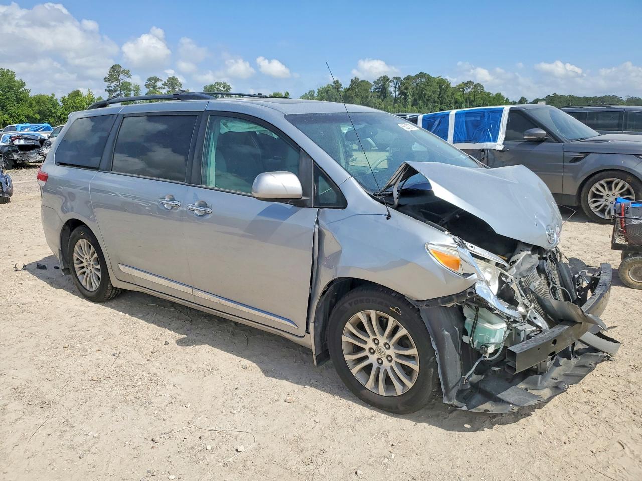 Toyota Sienna Xle 8-passenger