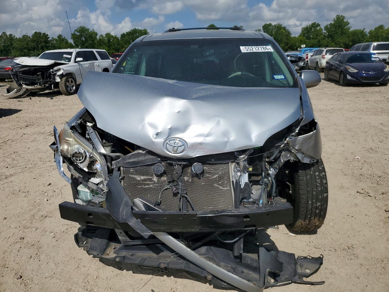 Toyota Sienna Xle 8-passenger