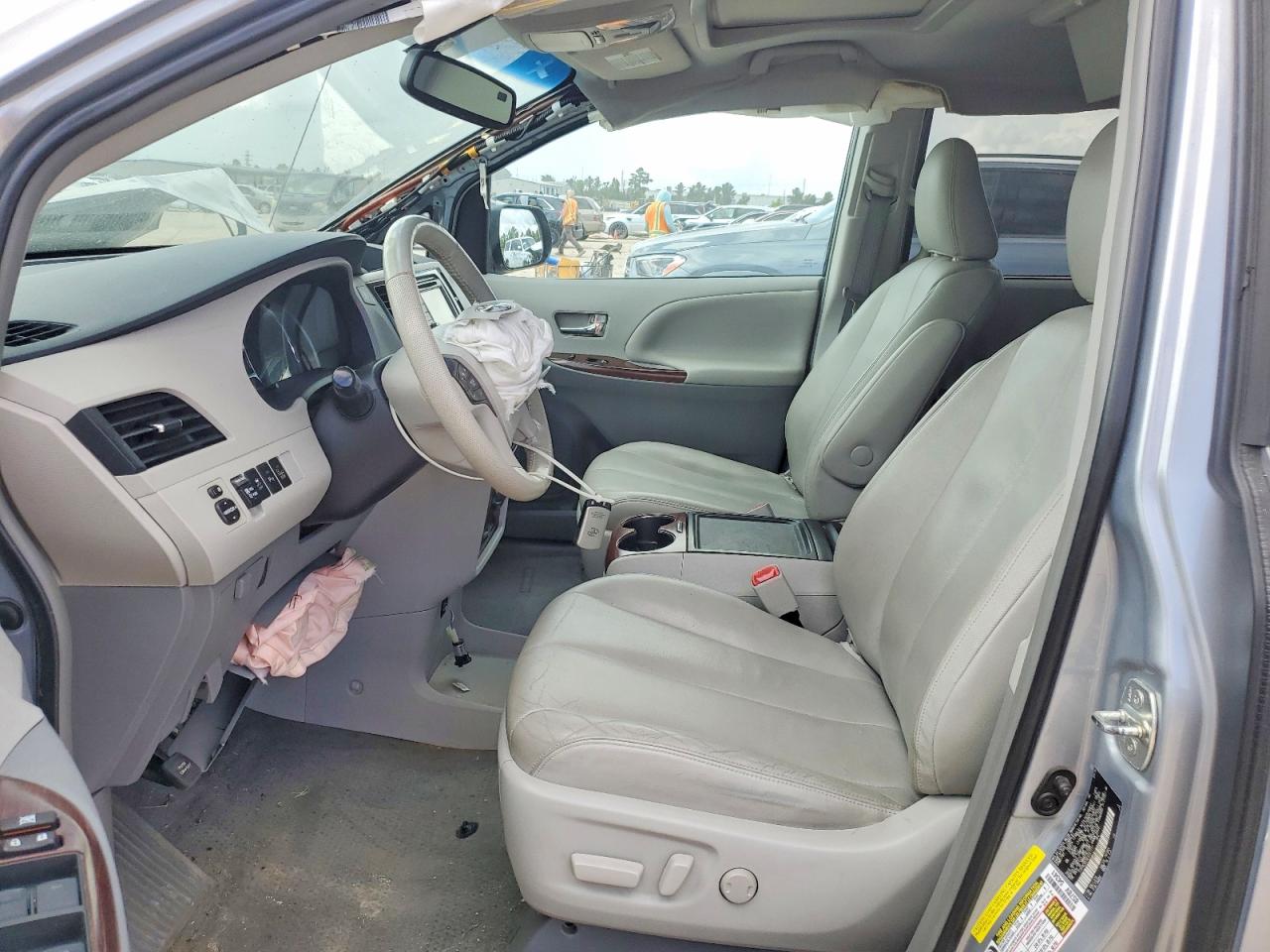 Toyota Sienna Xle 8-passenger