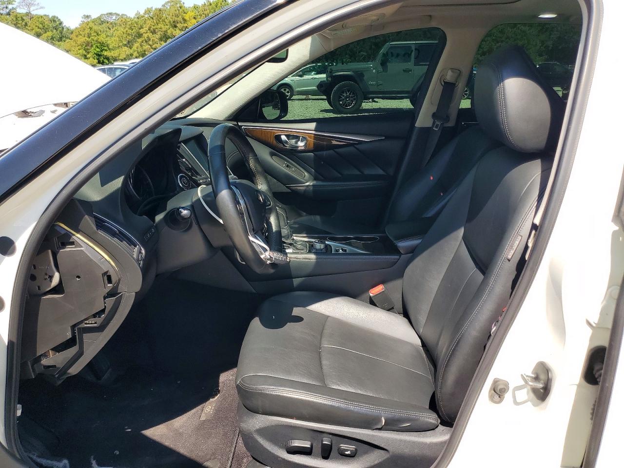INFINITI Q50 3.0t Luxe