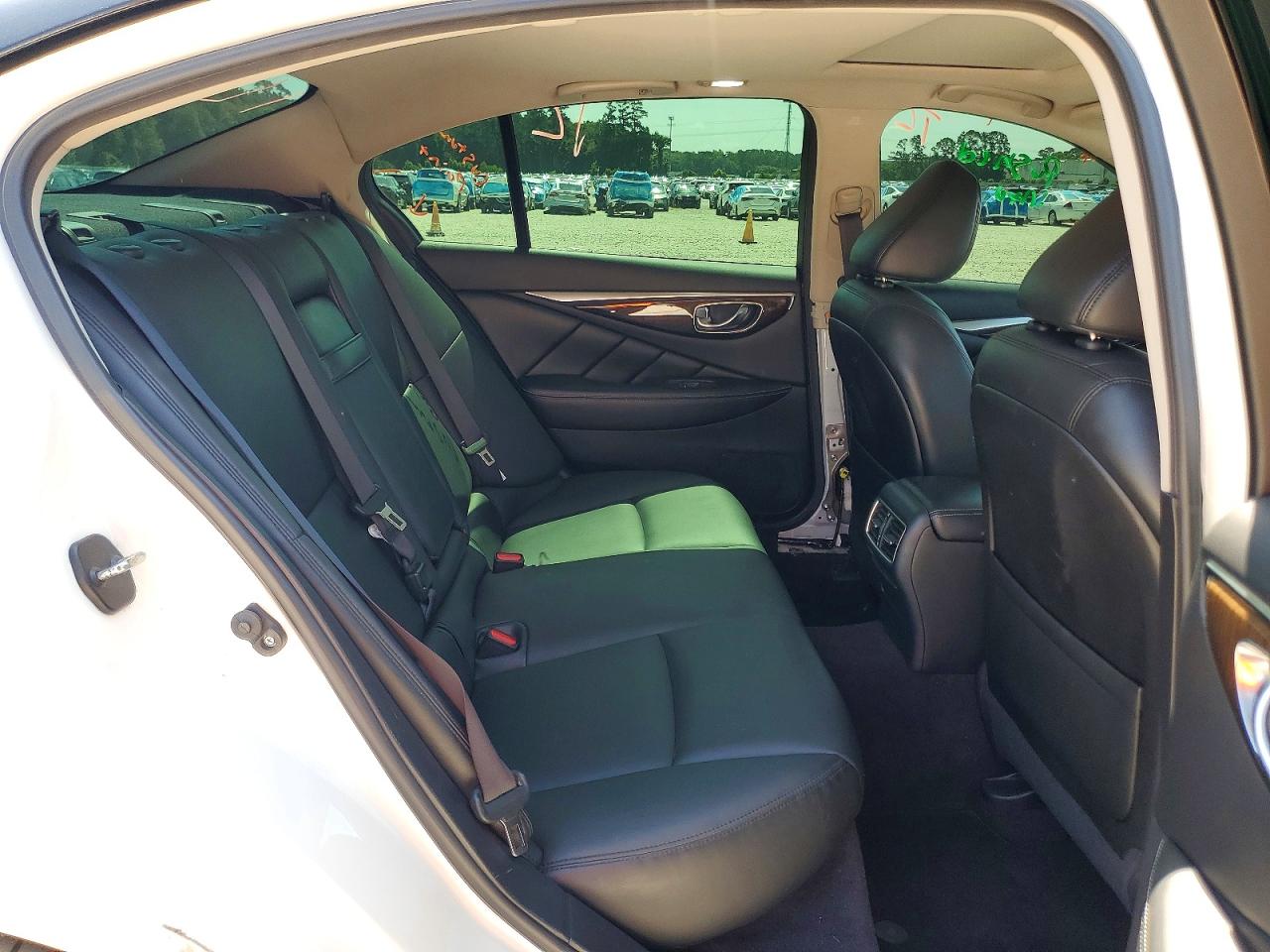 INFINITI Q50 3.0t Luxe