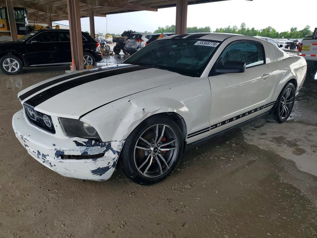 Salvage Ford Mustang Image