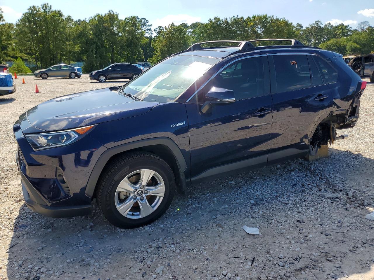 Salvage Toyota RAV4 Image