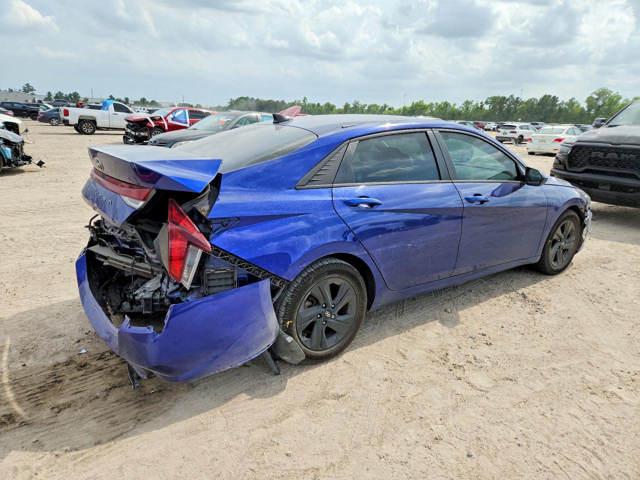 Hyundai ELANTRA Sel