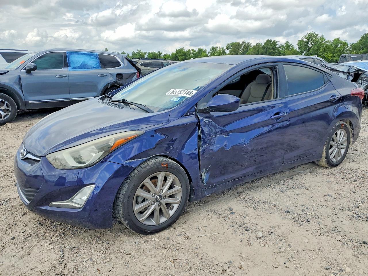 Salvage Hyundai ELANTRA Image