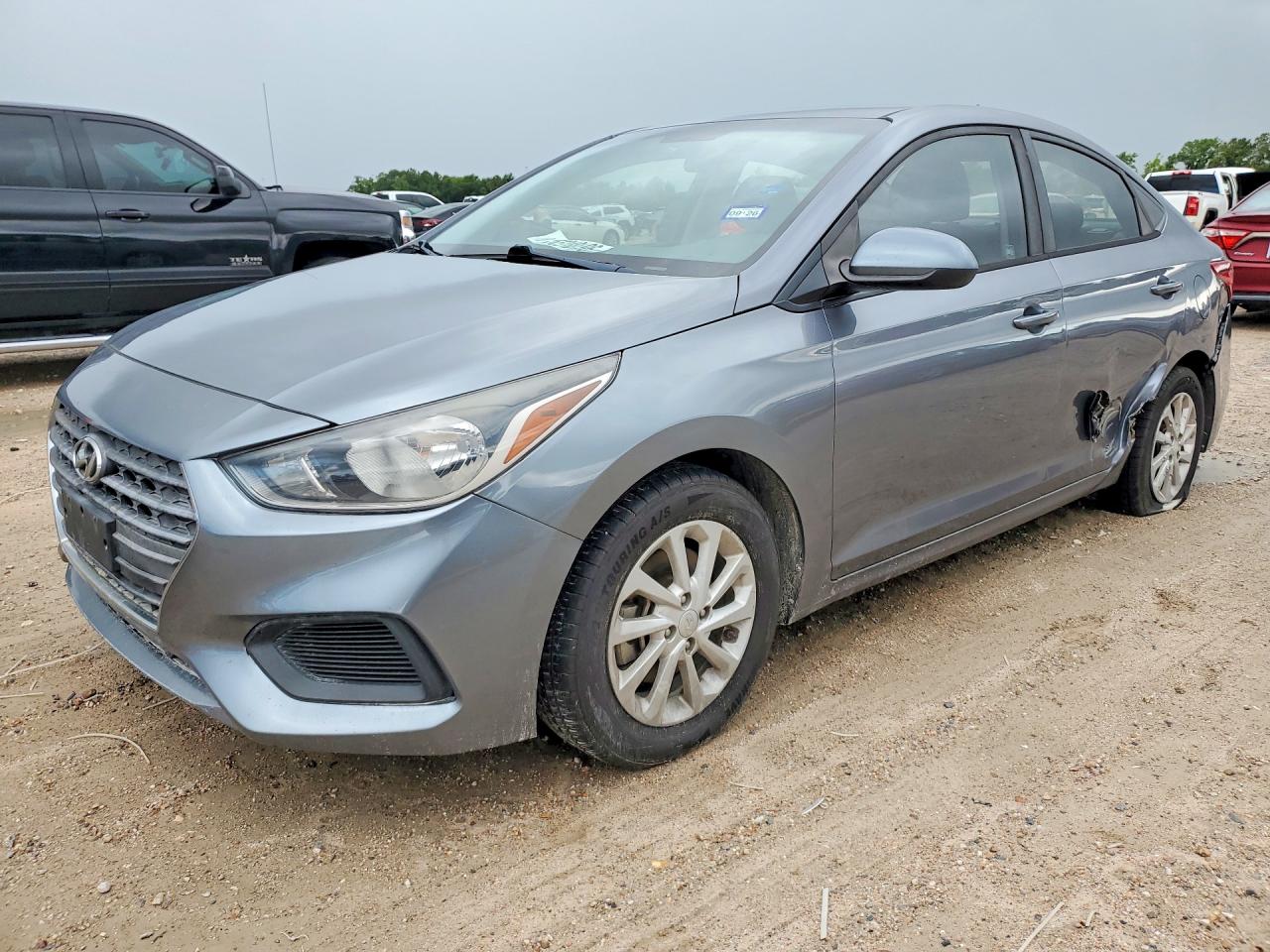 Salvage Hyundai ACCENT Image