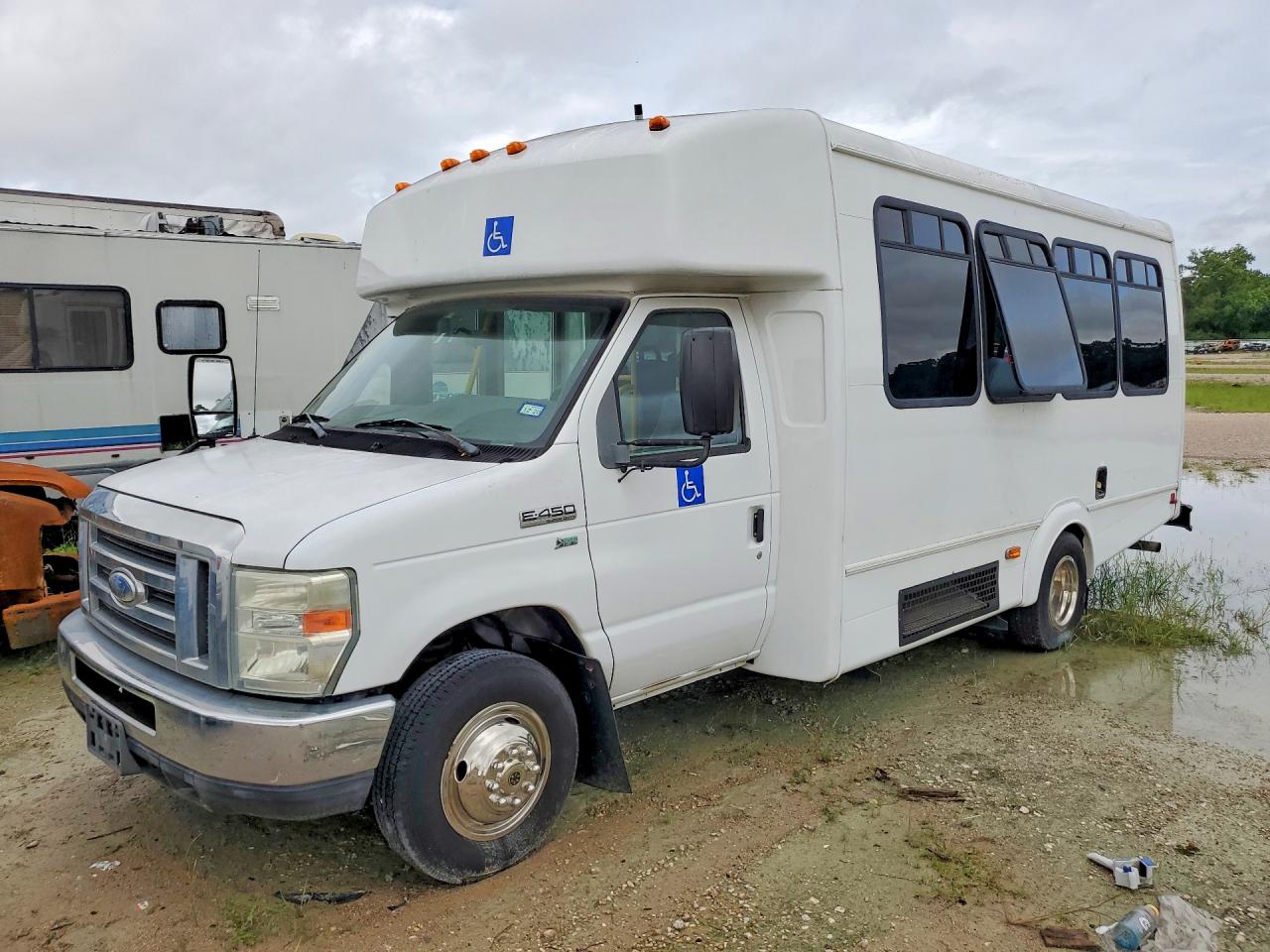 Salvage Ford Econoline Image