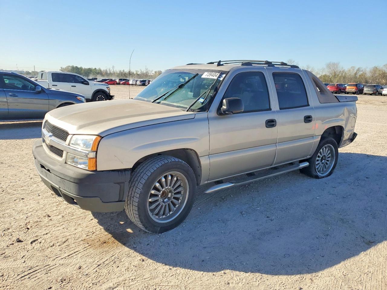 Salvage Chevrolet Avalanche Image