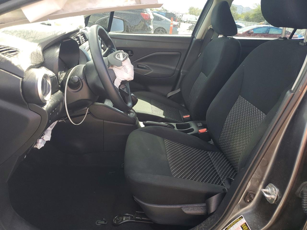 Nissan Versa S