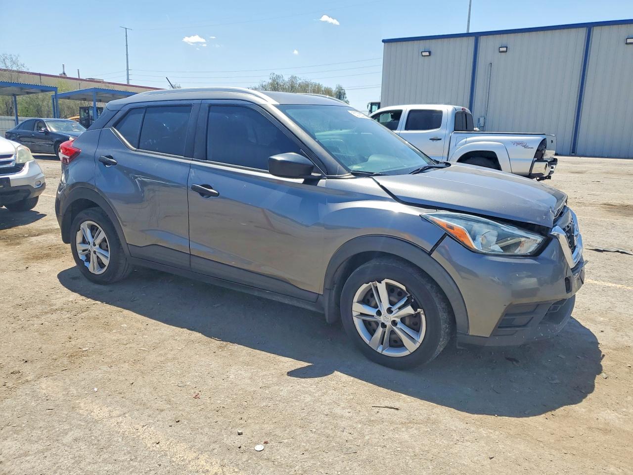 Nissan Kicks S