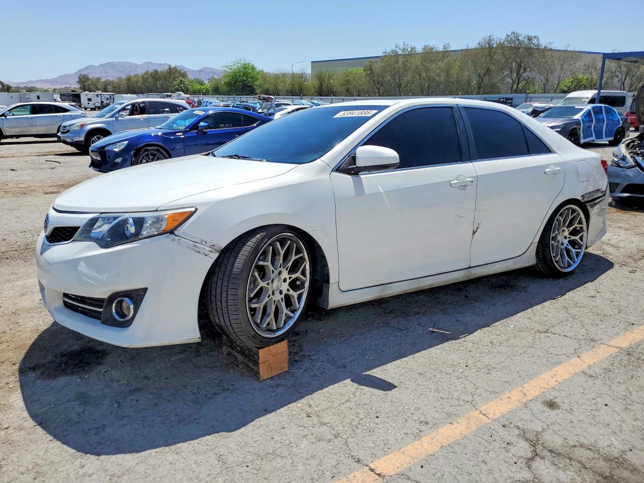 Salvage Toyota Camry Image