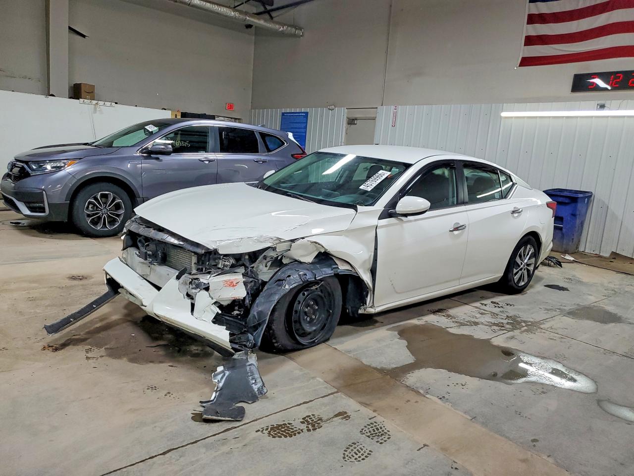 Salvage Nissan Altima Image