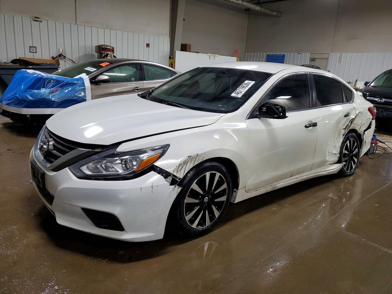 Salvage Nissan Altima Image