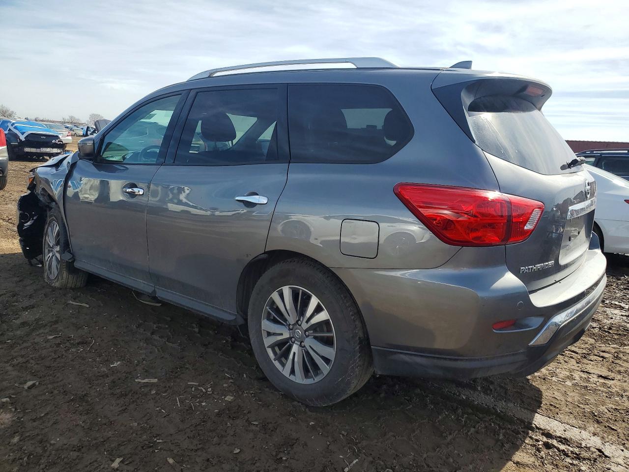 Nissan Pathfinder S