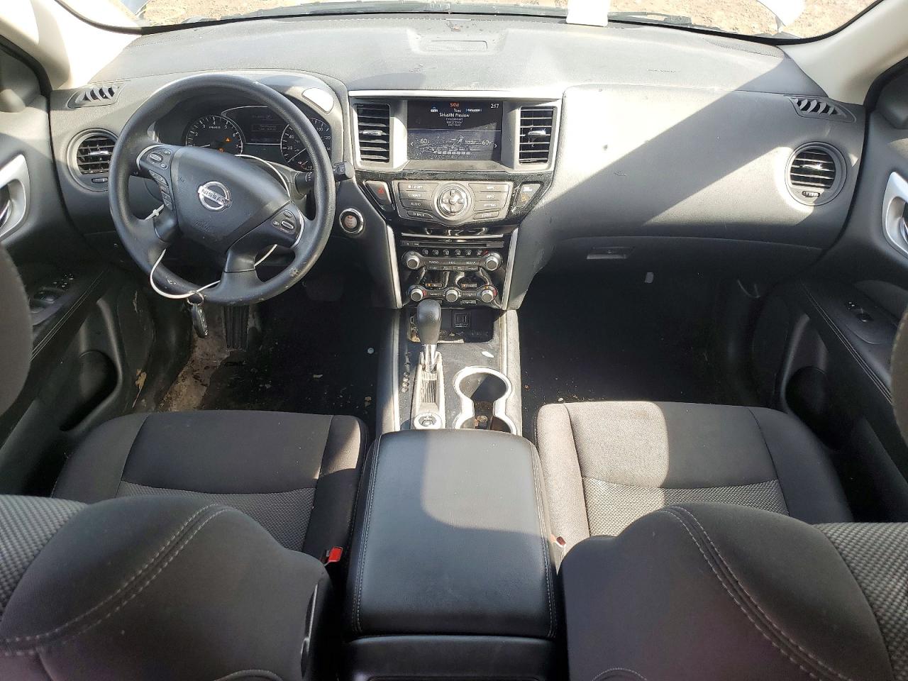 Nissan Pathfinder S