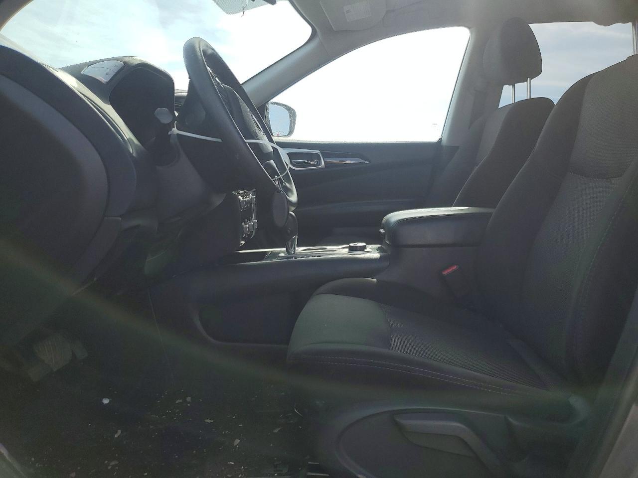 Nissan Pathfinder S