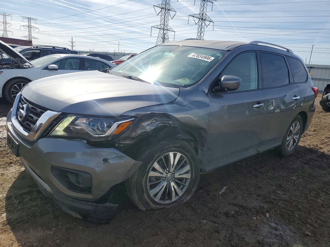 Salvage Nissan Pathfinder Image