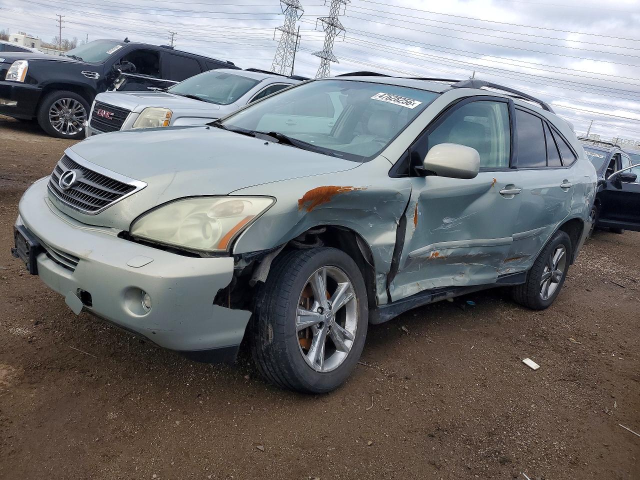Salvage Lexus RX Image