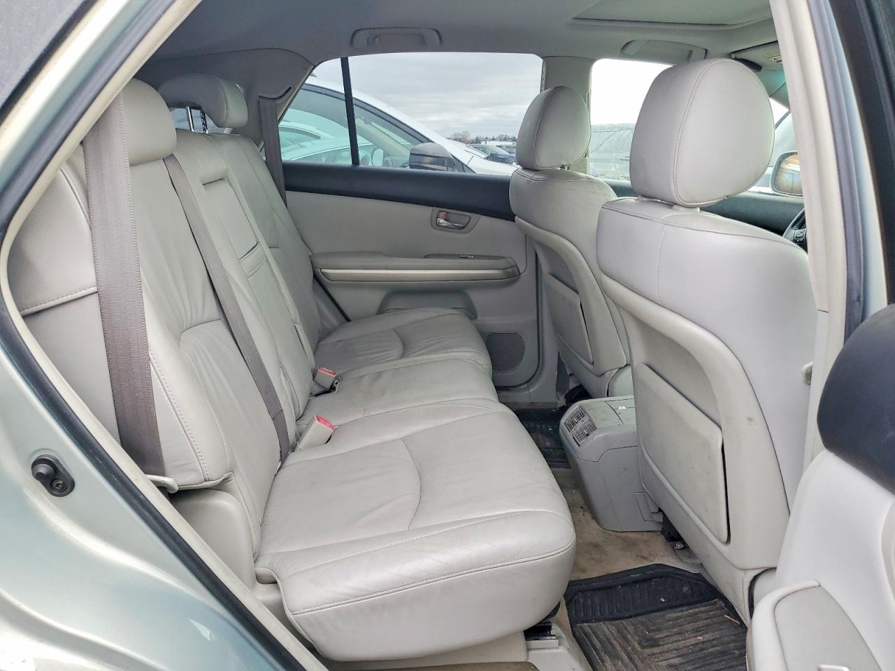 Lexus RX Base