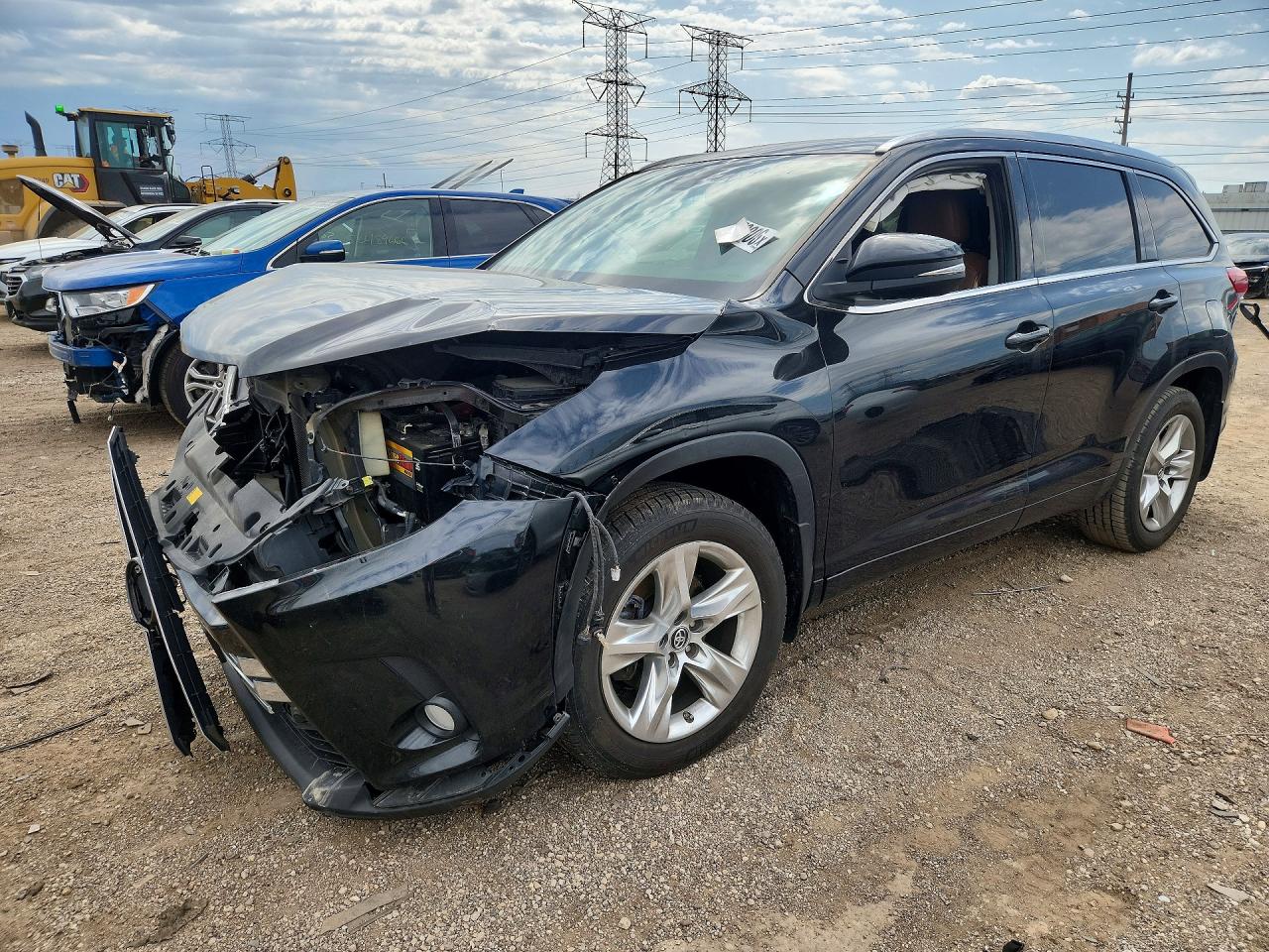 Salvage Toyota Highlander Image