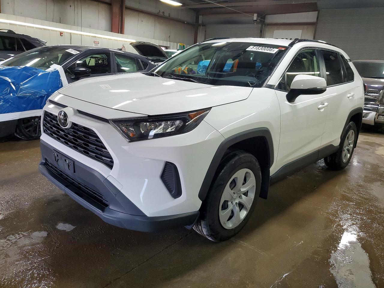 Salvage Toyota RAV4 Image