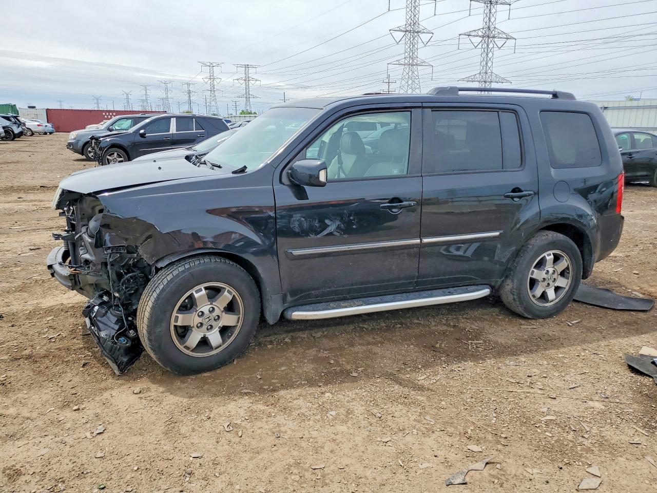 Salvage Honda Pilot Image