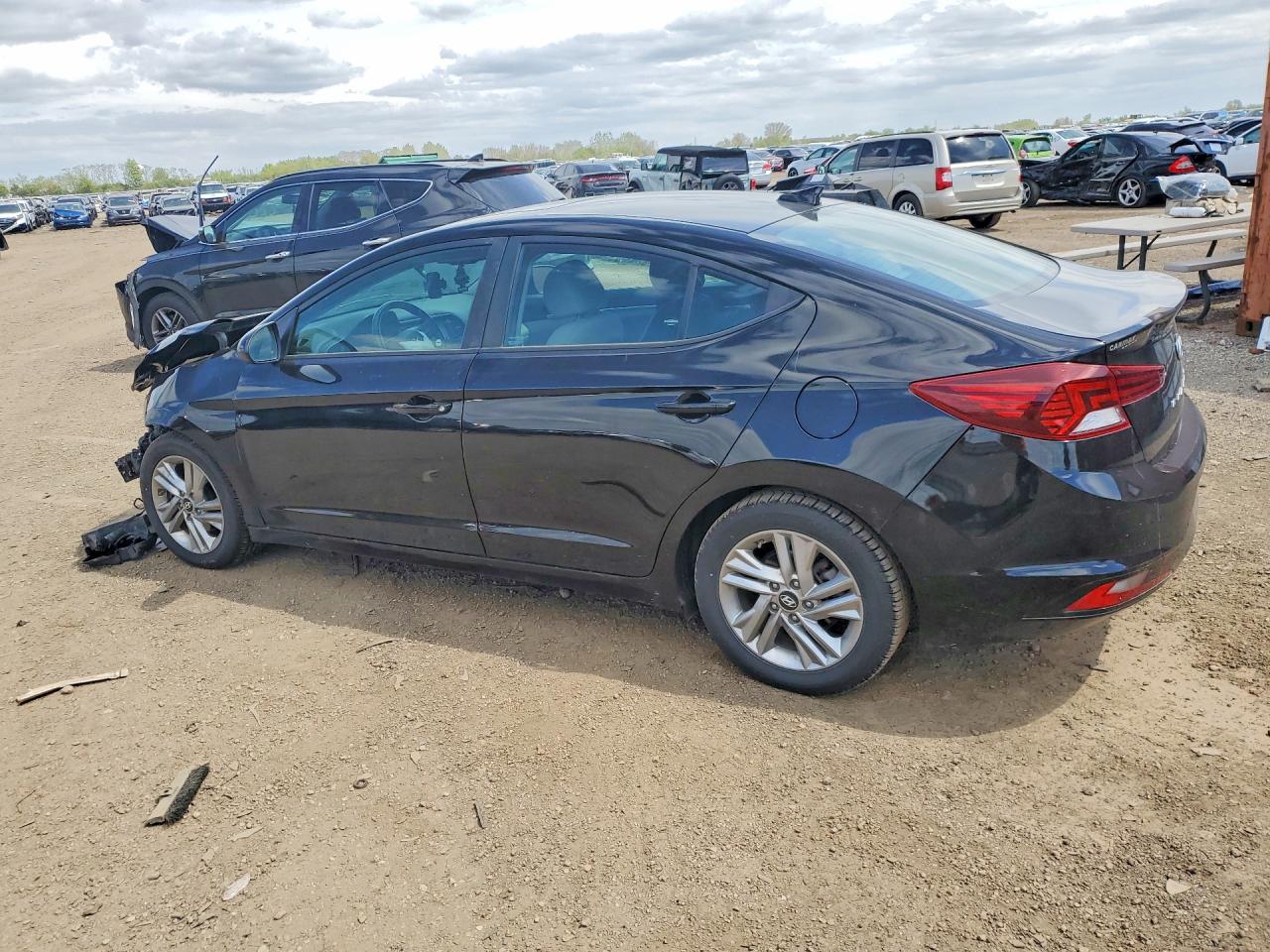 Hyundai ELANTRA Value Edition