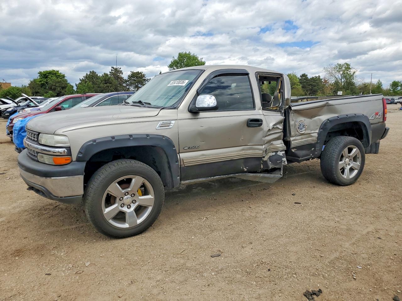 Salvage Chevrolet Silverado Image