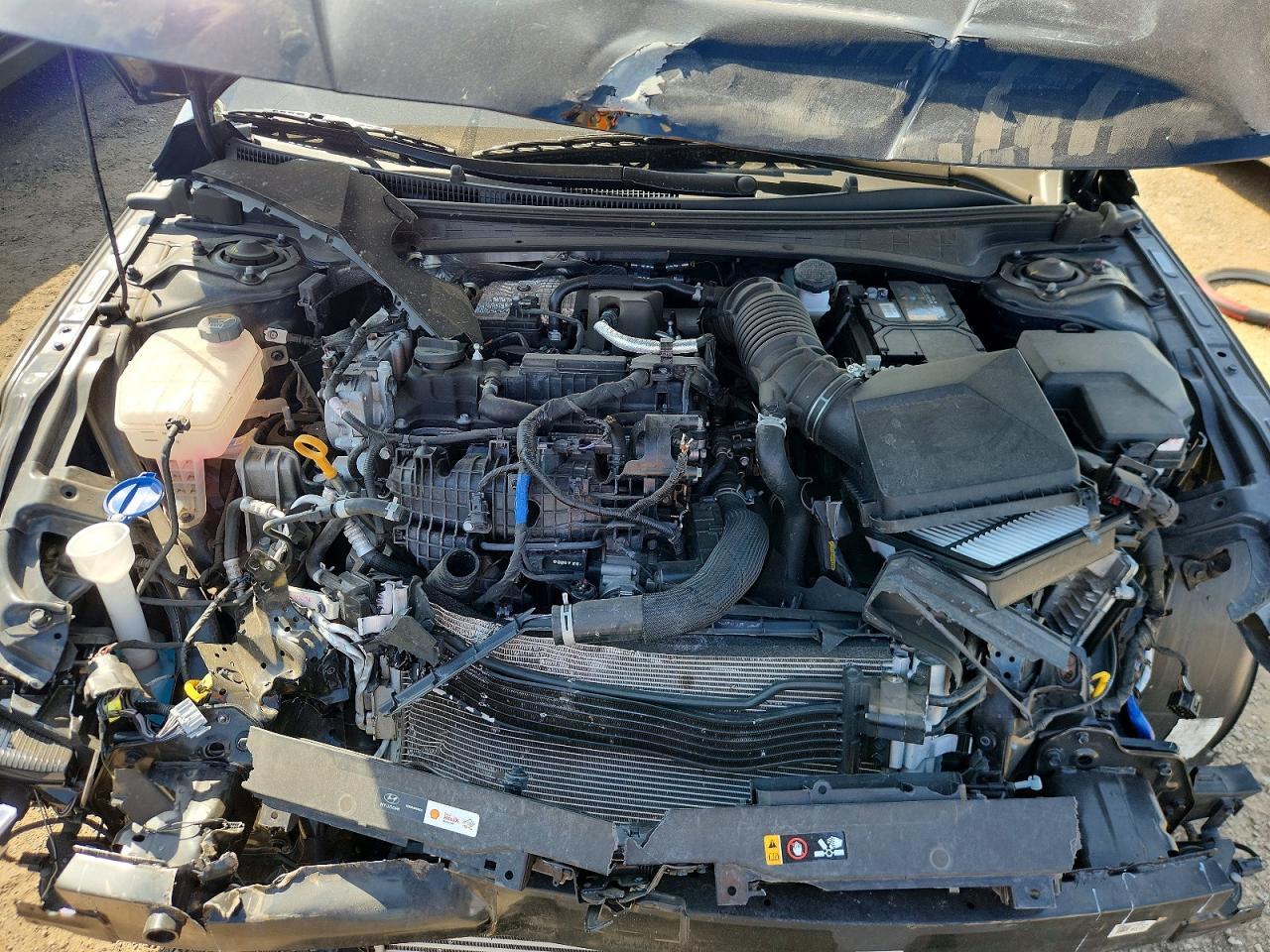 Hyundai ELANTRA Base
