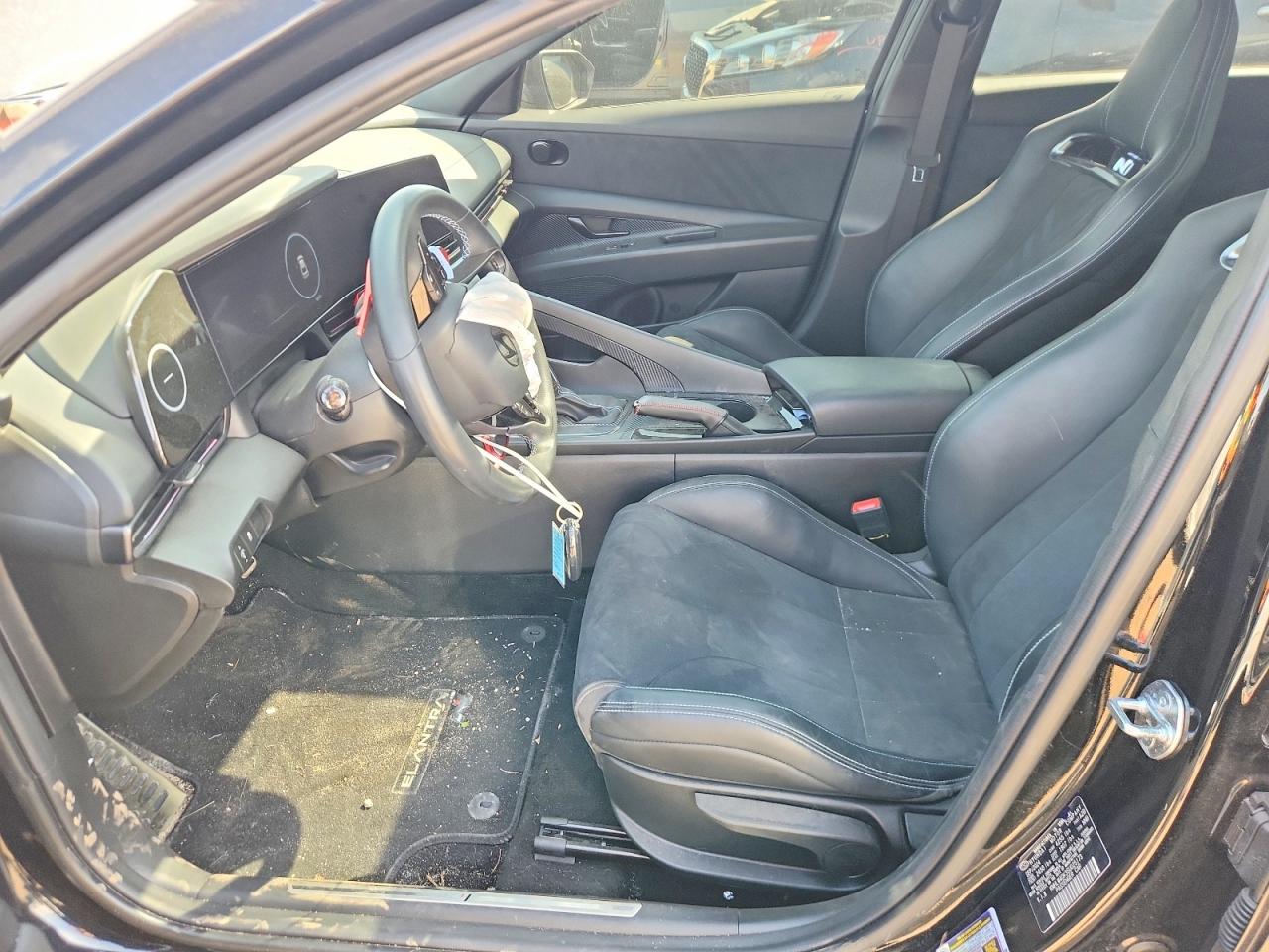Hyundai ELANTRA Base