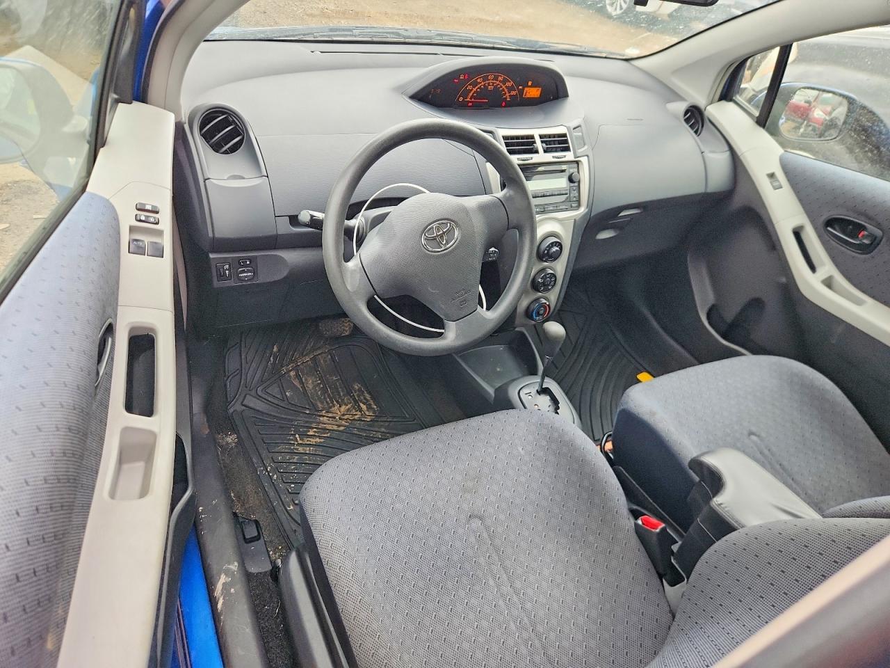 Toyota Yaris Base