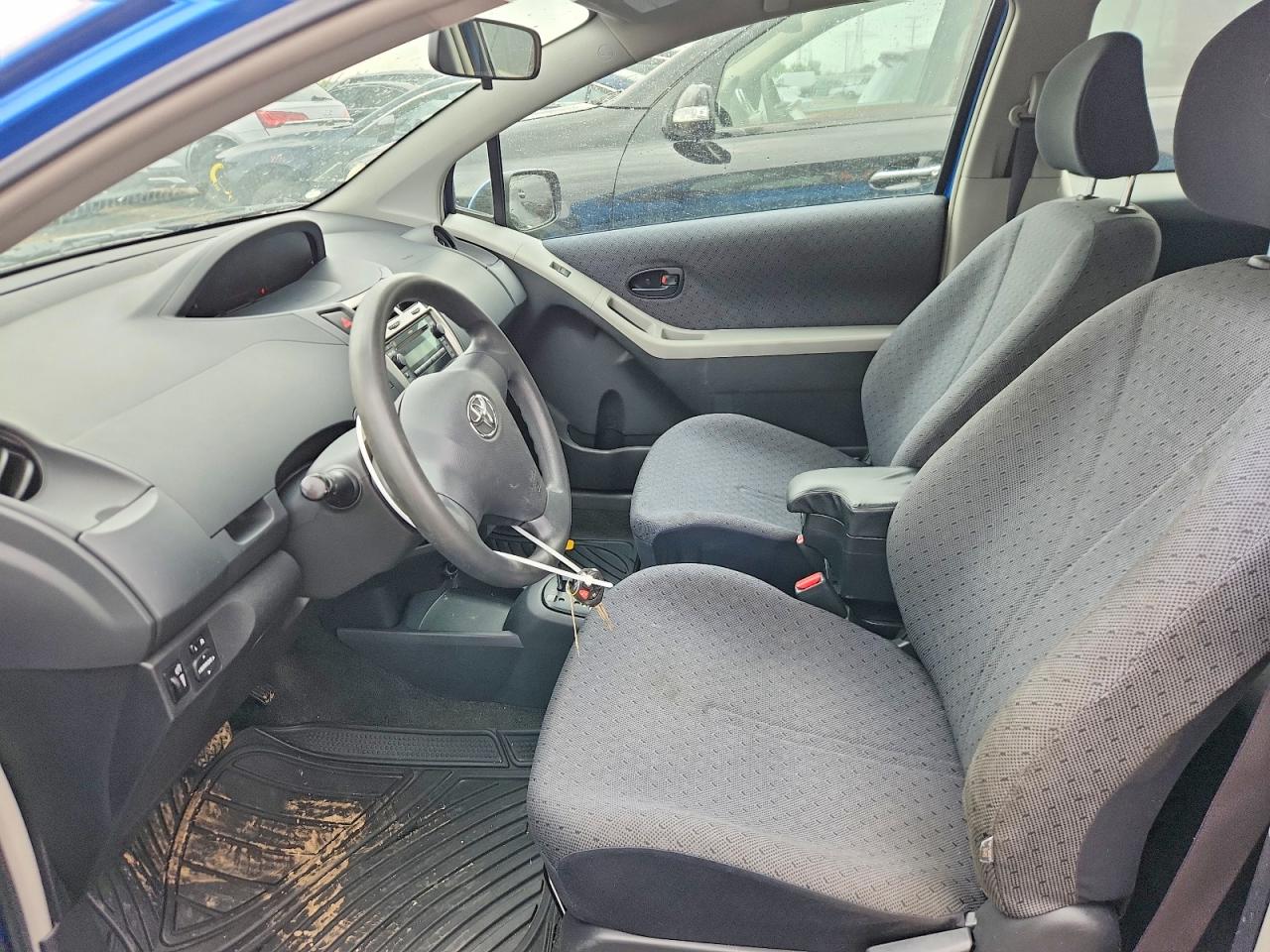 Toyota Yaris Base