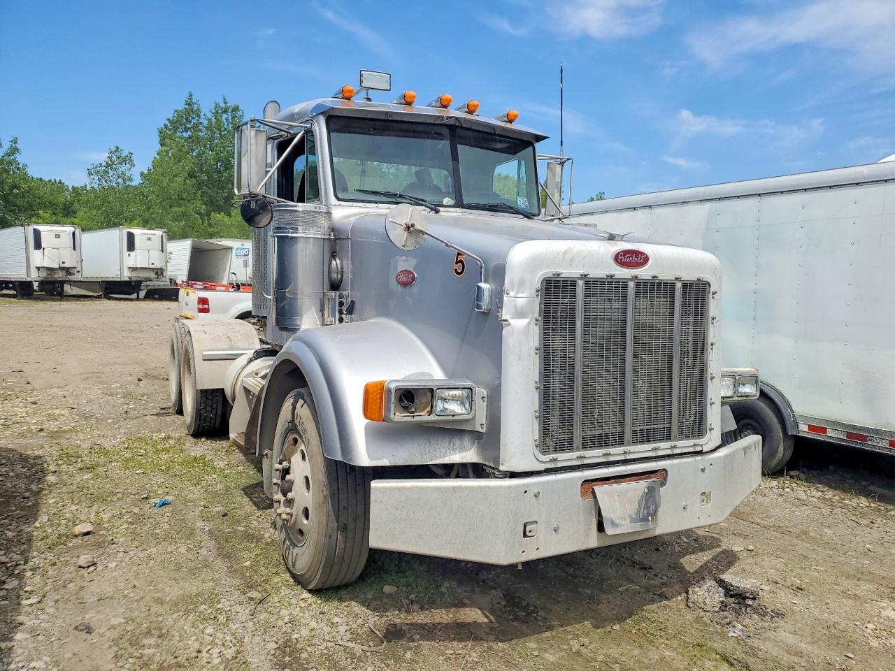 Salvage Peterbilt 378 Image
