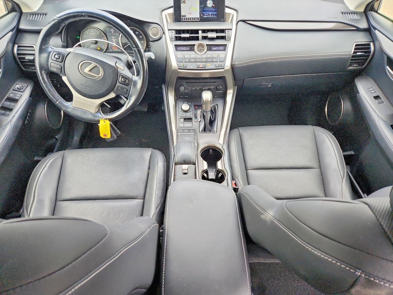 Lexus NX Base