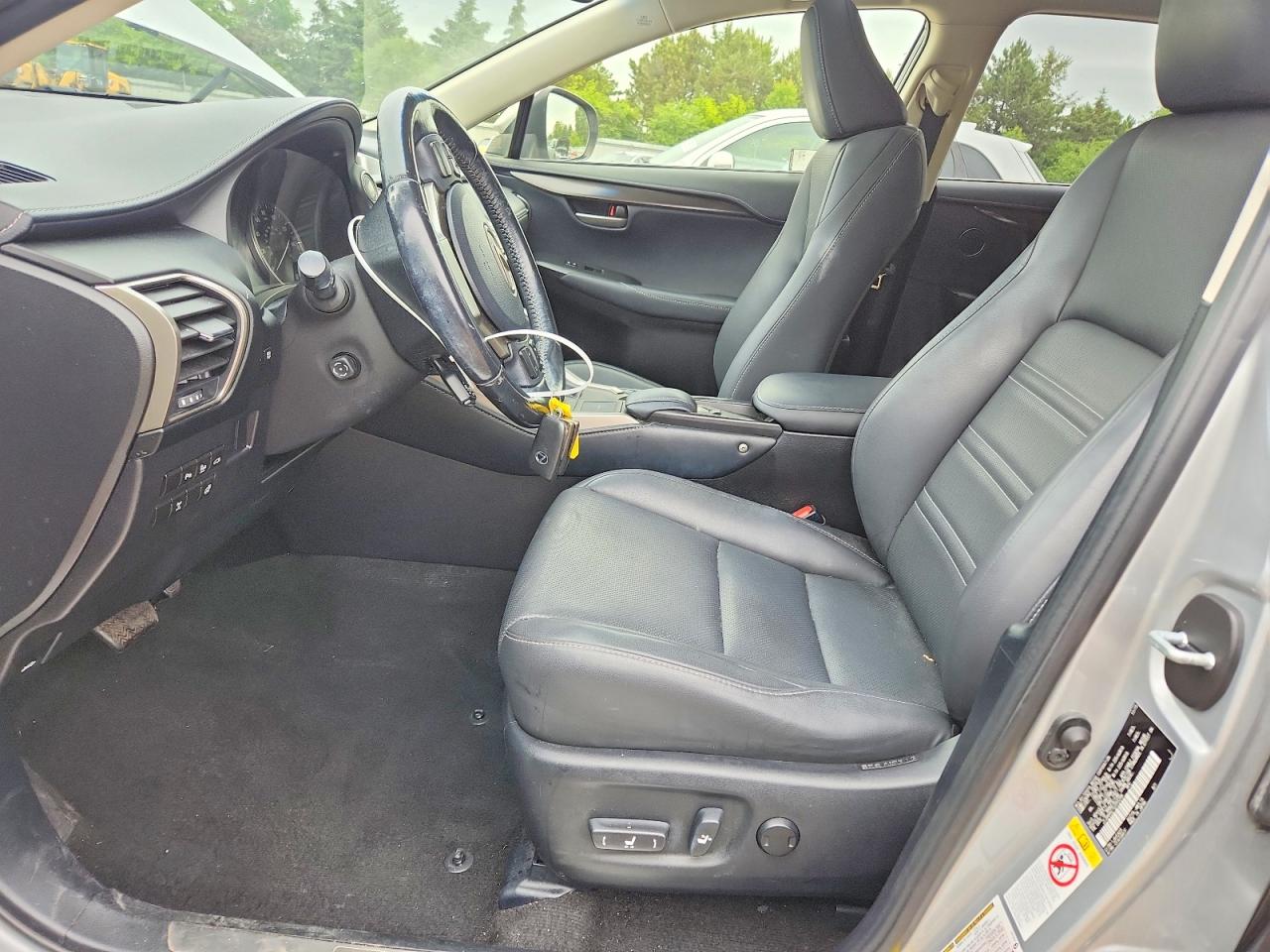 Lexus NX Base