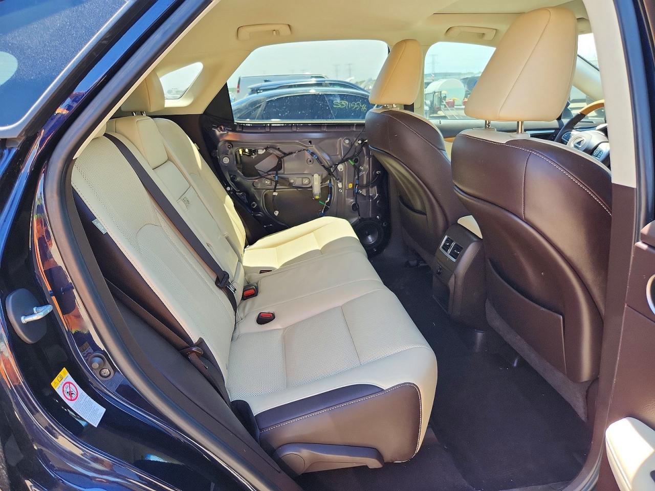 Lexus RX Base
