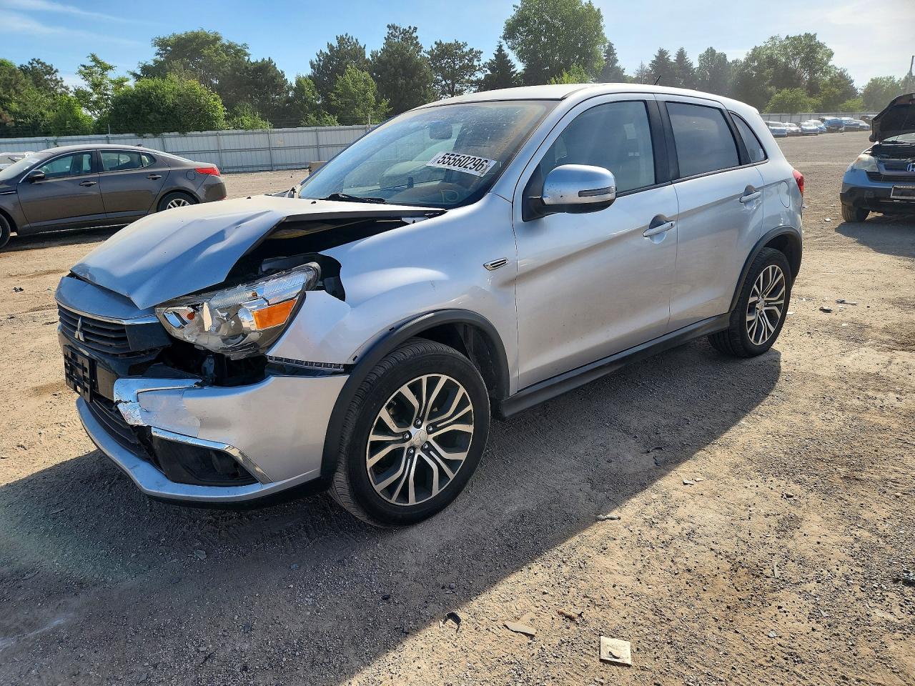 Salvage Mitsubishi Outlander Image
