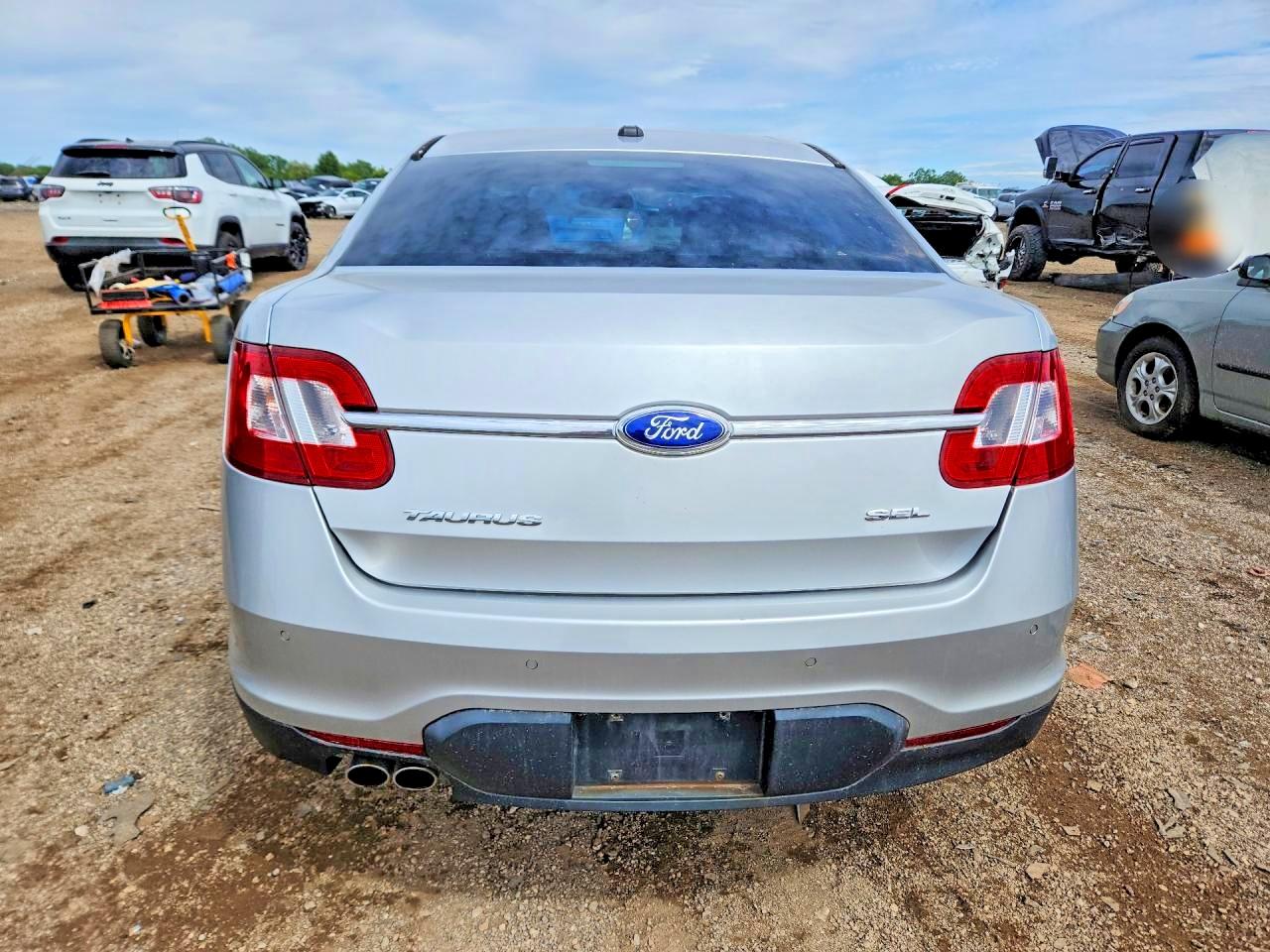 Ford Taurus Sel