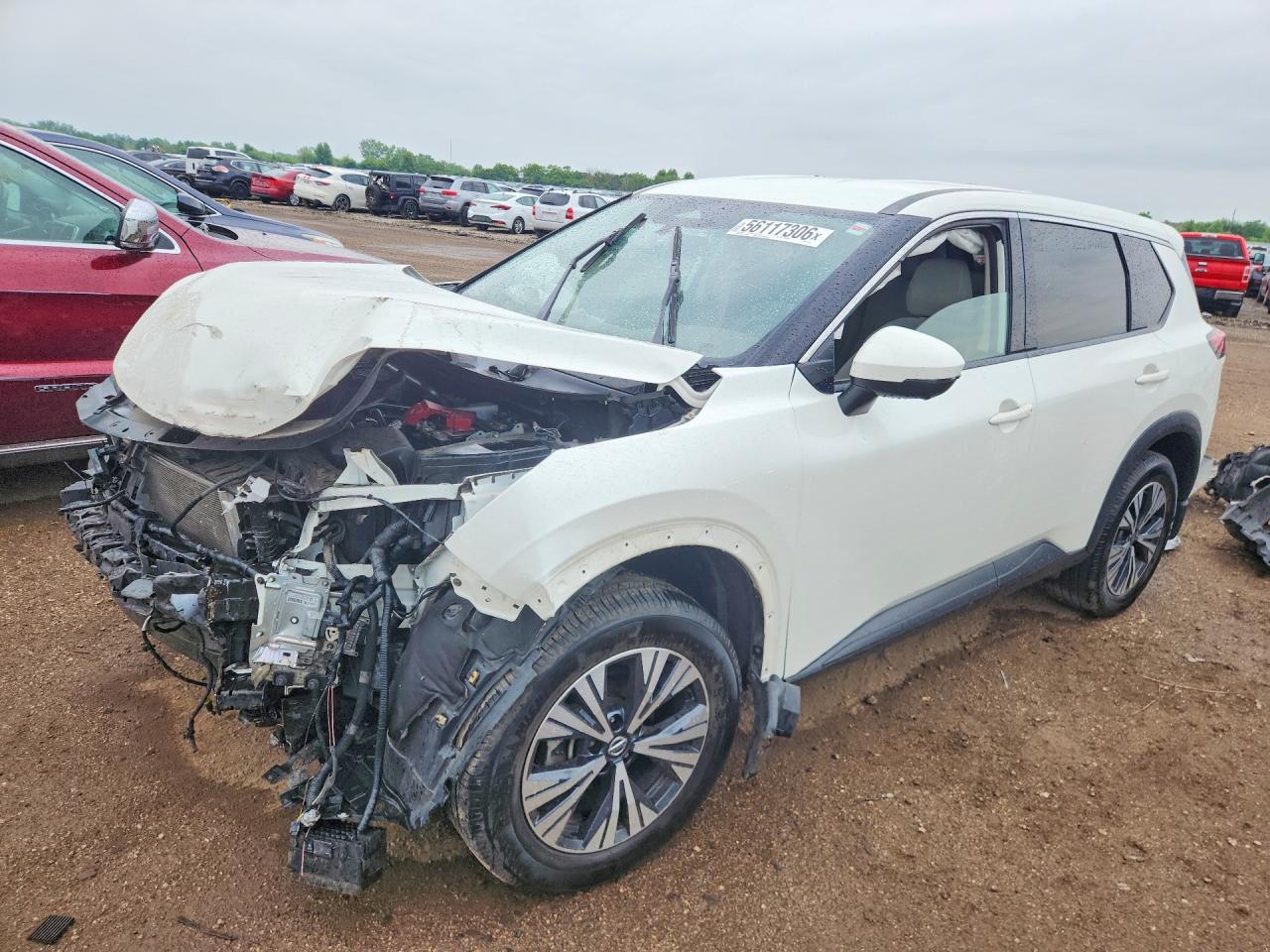 Salvage Nissan Rogue Image