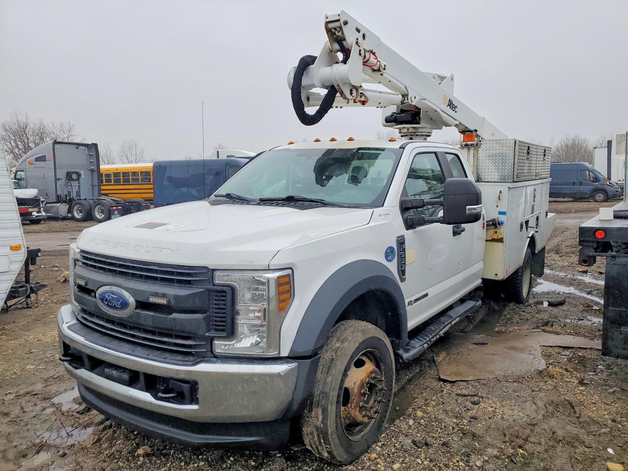 Salvage Ford F-550 Image