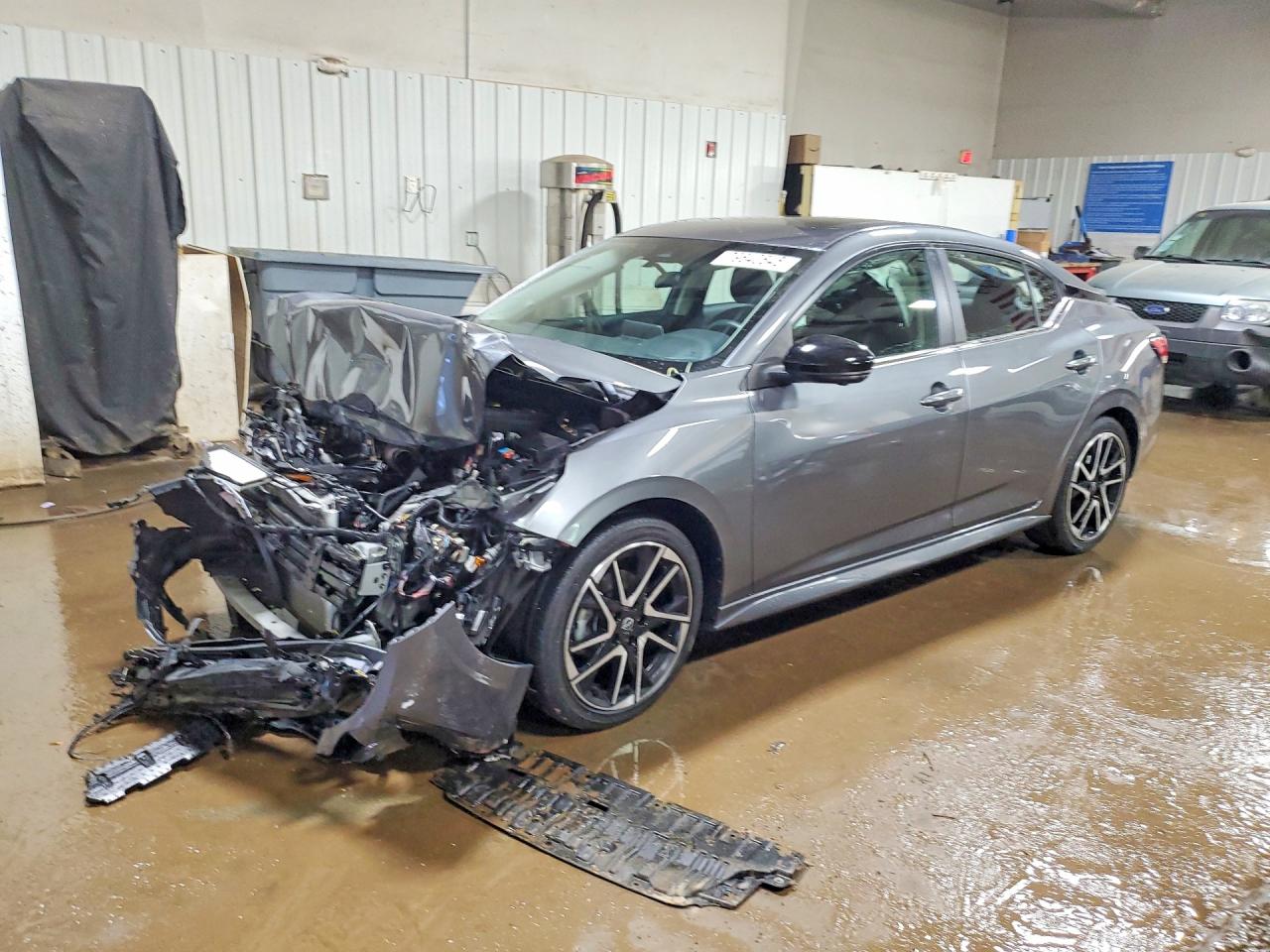 Salvage Nissan Sentra Image