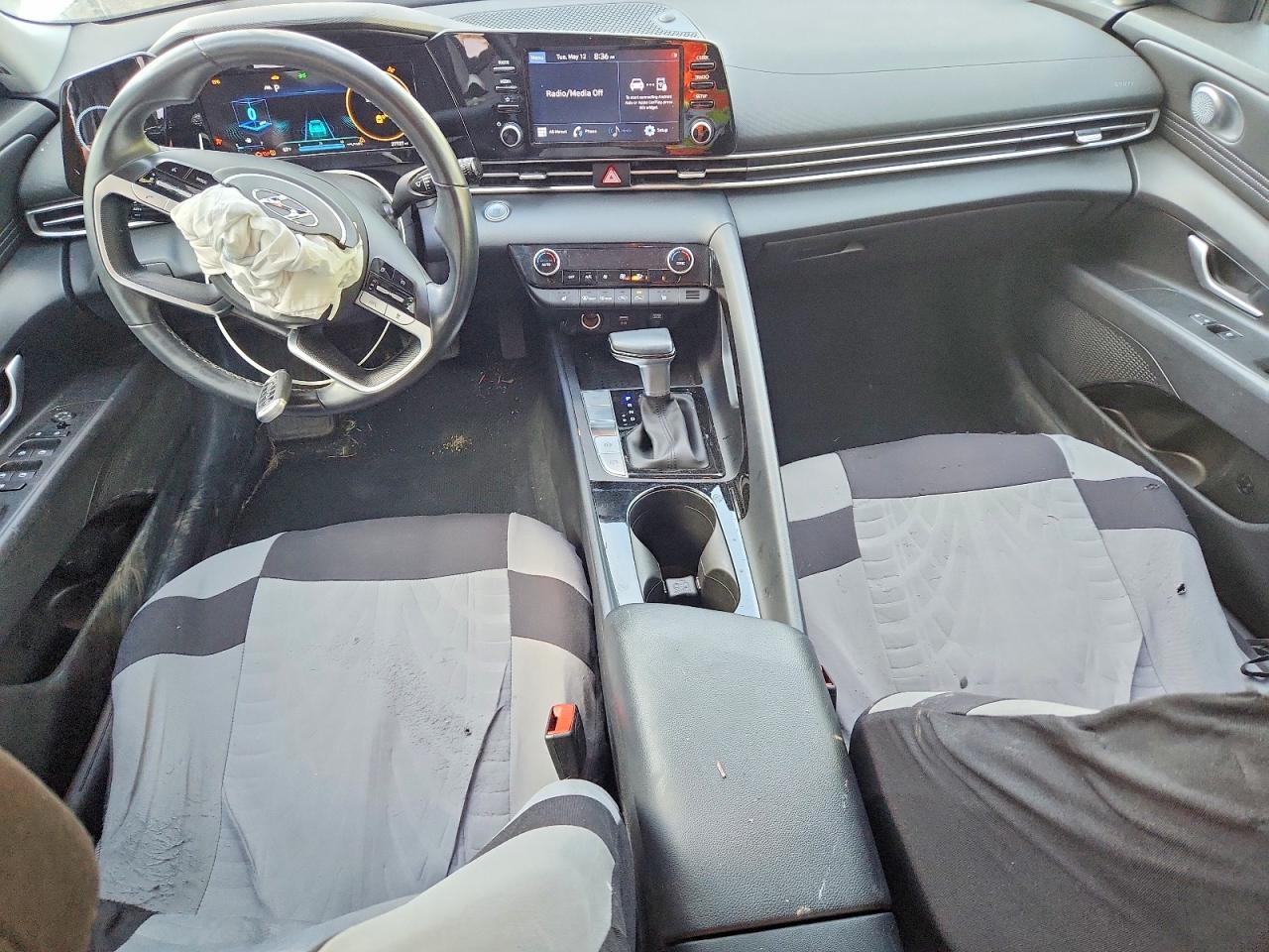 Hyundai ELANTRA Sel
