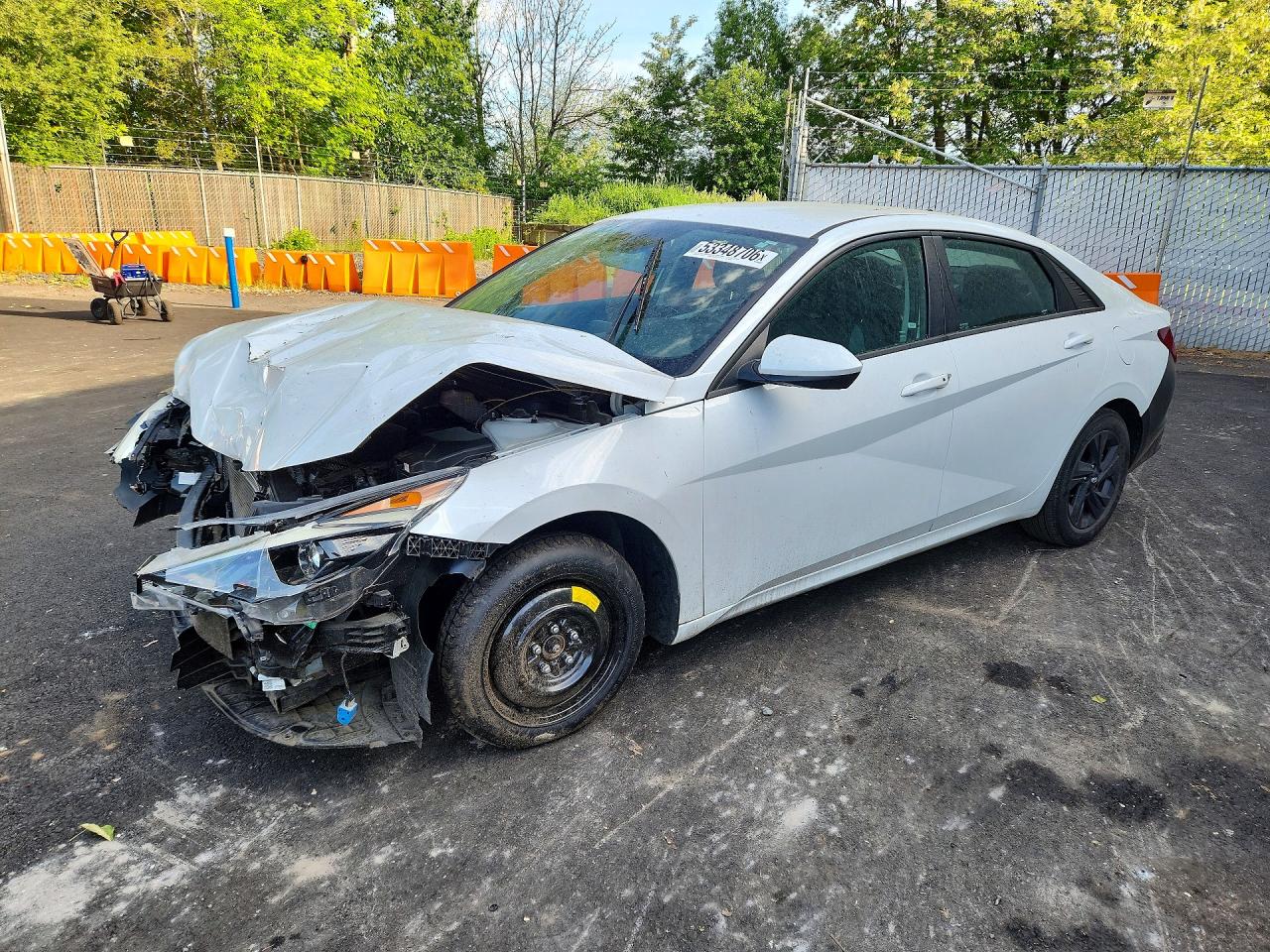 Salvage Hyundai ELANTRA Image