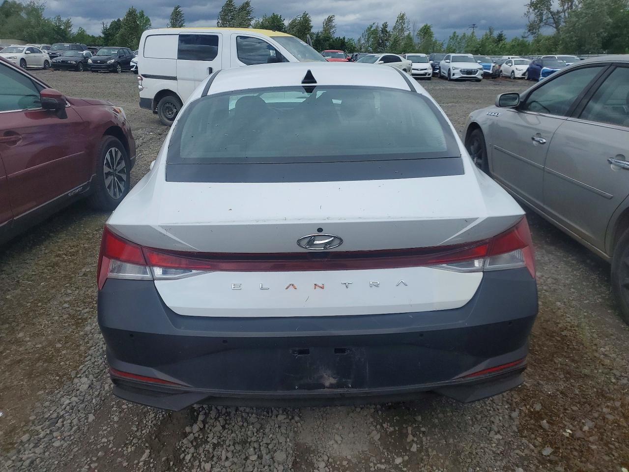 Hyundai ELANTRA Sel