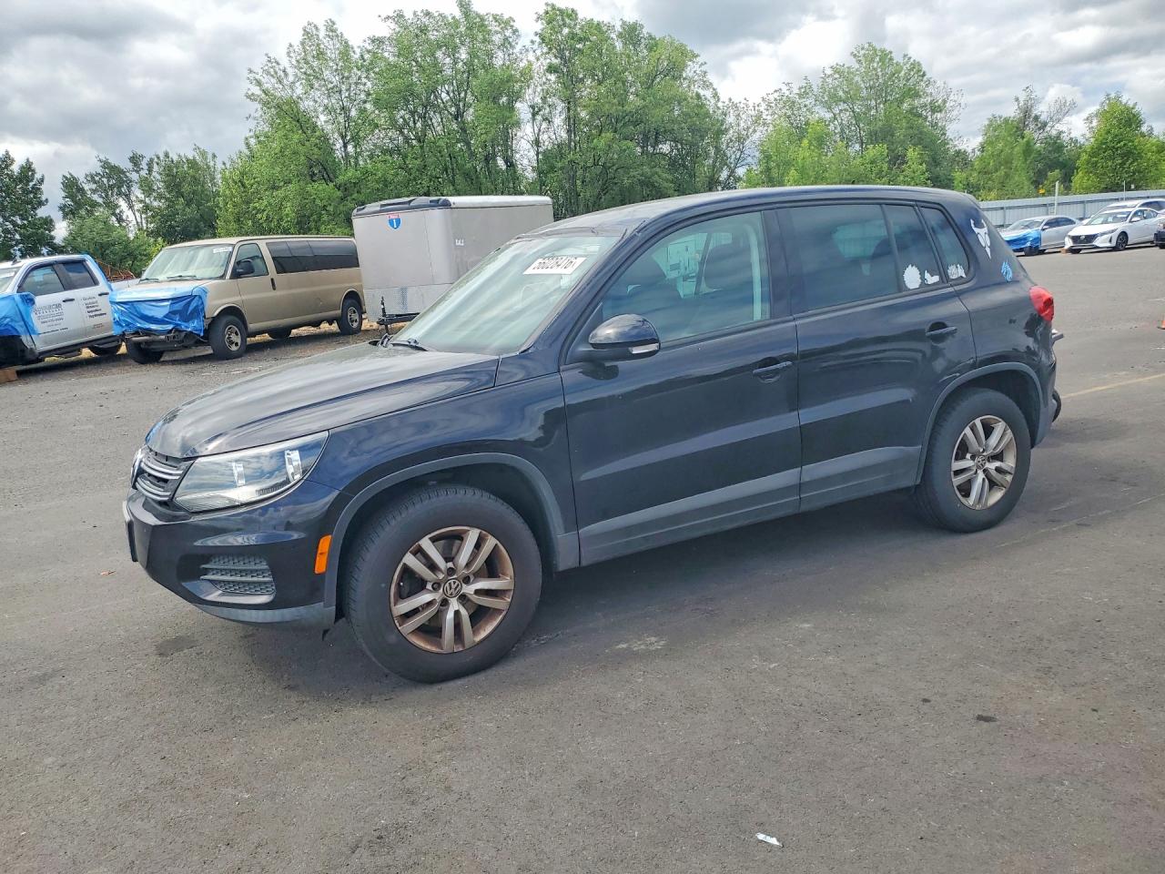 Salvage Volkswagen Tiguan Image