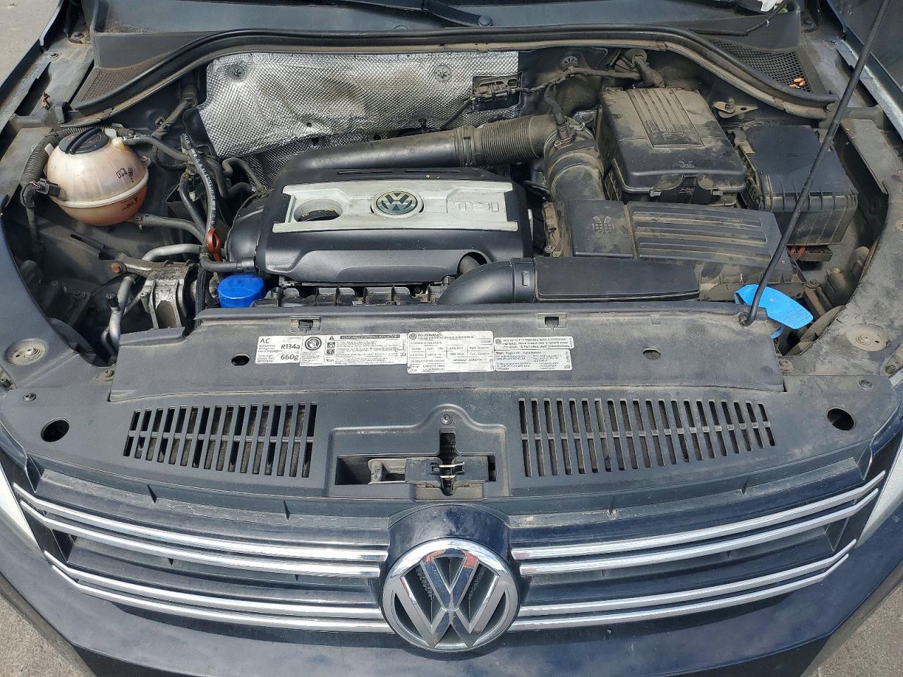 Volkswagen Tiguan S