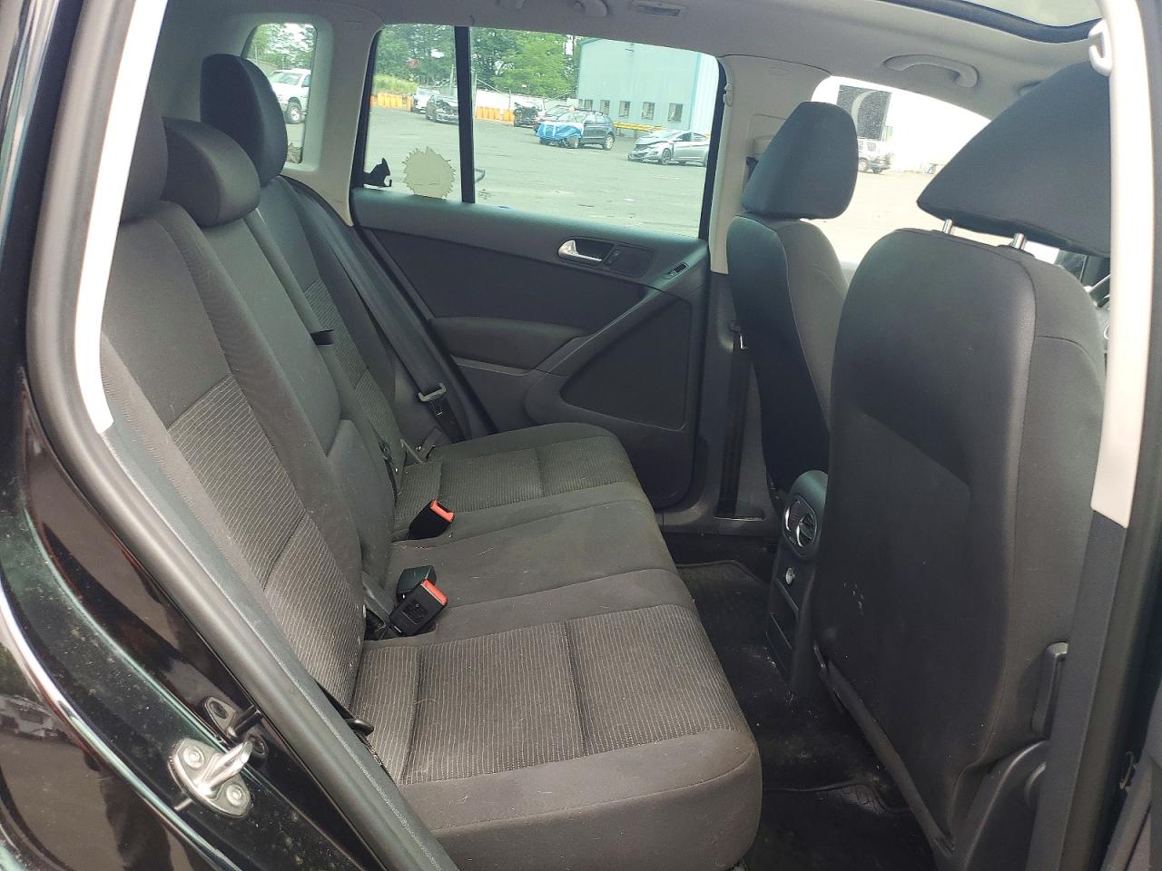Volkswagen Tiguan S