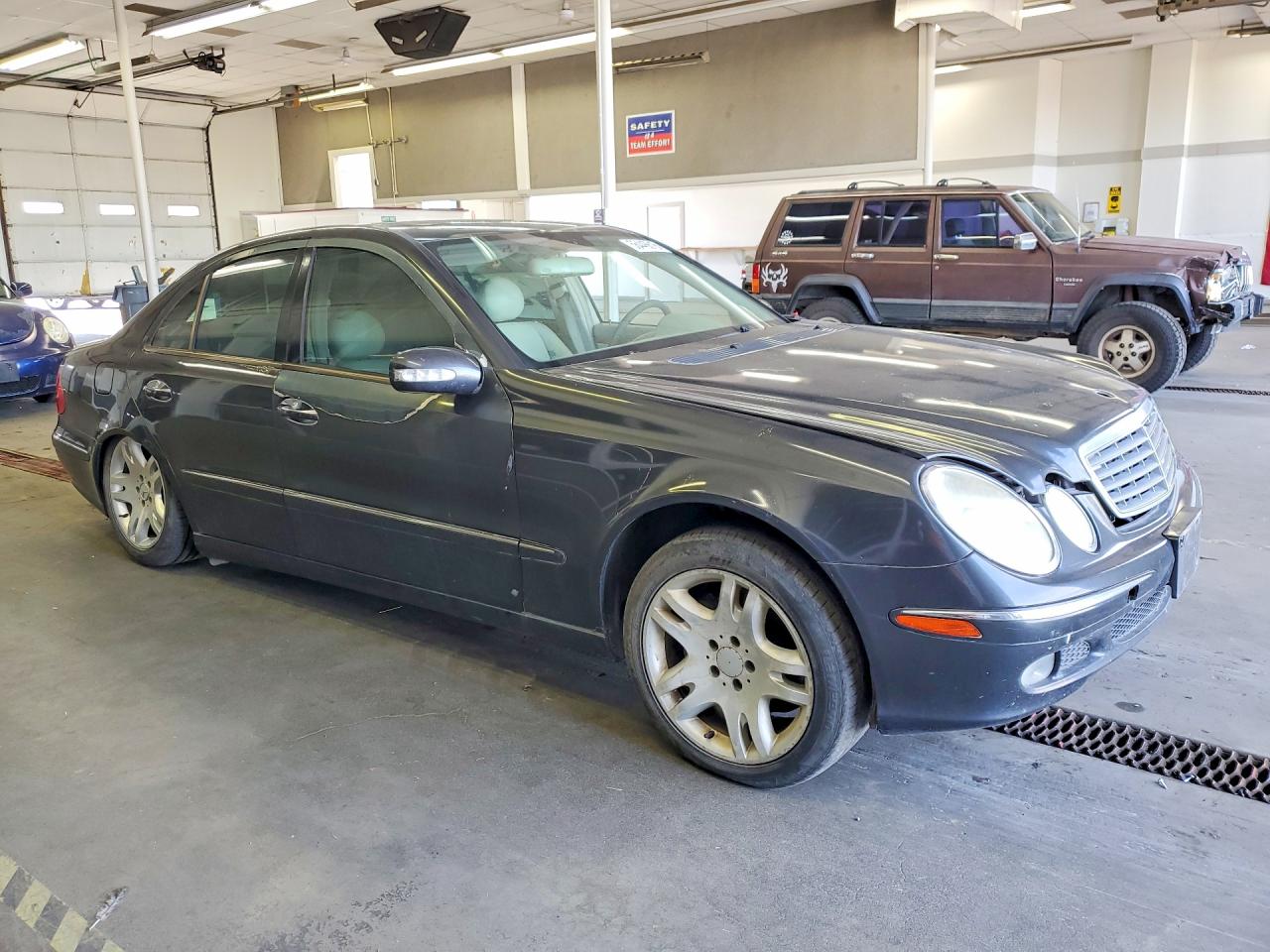 Mercedes-Benz E-Class 500