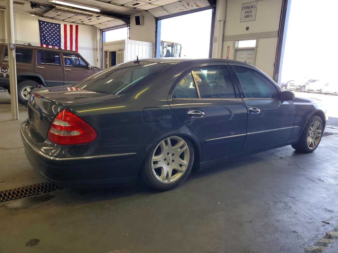 Mercedes-Benz E-Class 500