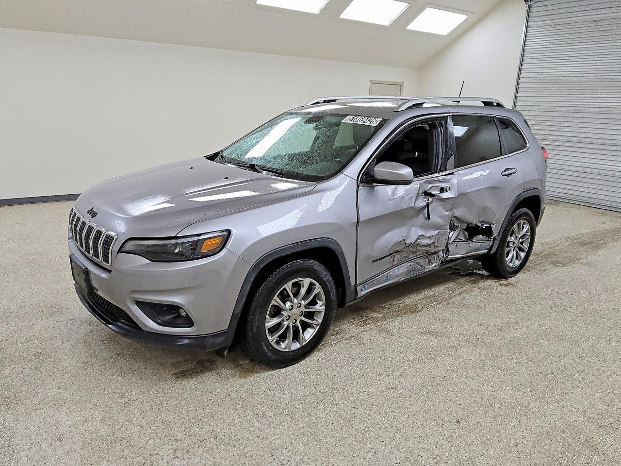 Salvage Jeep Grand Cherokee Image